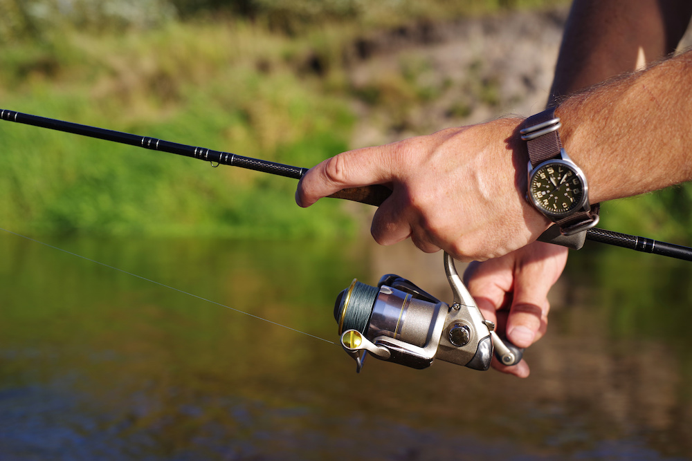 How to cast fishing rods and reels 